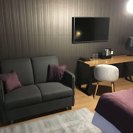 Moods Charles Bridge Hotel