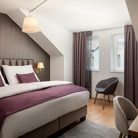 Moods Charles Bridge 4*