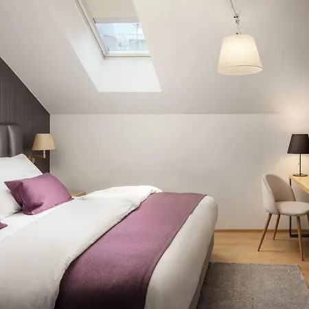 Szálloda Moods Charles Bridge Prága