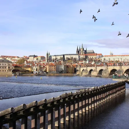 Moods Charles Bridge Otel