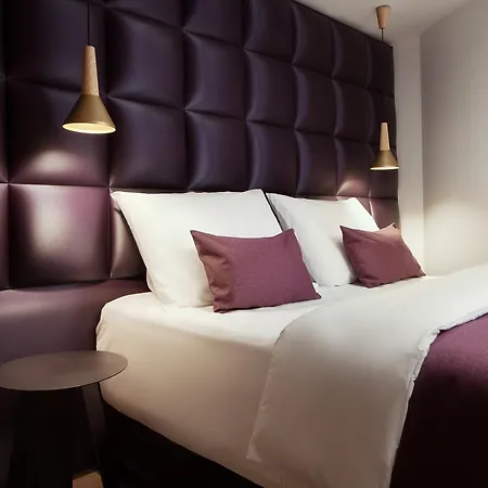 Szálloda Moods Charles Bridge 4*