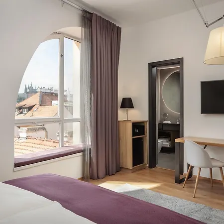 Szálloda Moods Charles Bridge 4*