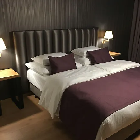 فندق موديز تشارلز بريت 4*