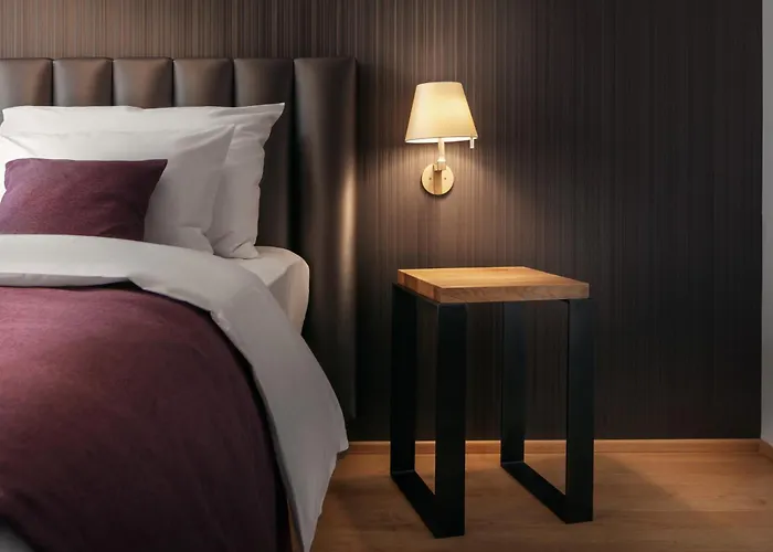 فندق موديز تشارلز بريت 4*